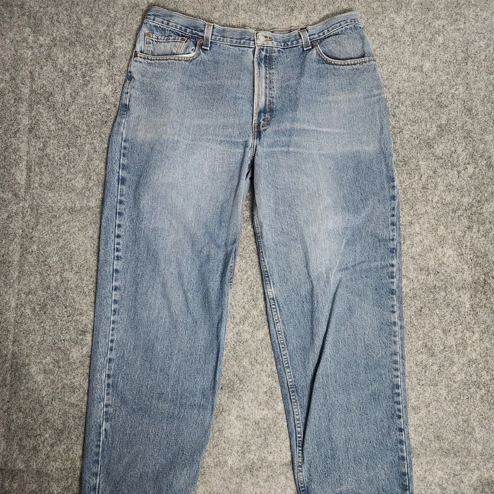 Levis 505 Jeans Men 42x32 Blue Light‎ Wash Denim Relaxed Fit Straight Leg Casual